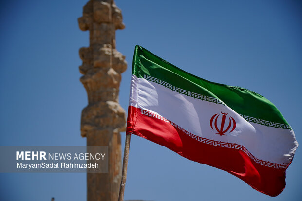 گردهمایی تمدنی مردم فارس در بیعت با رهبر انقلاب