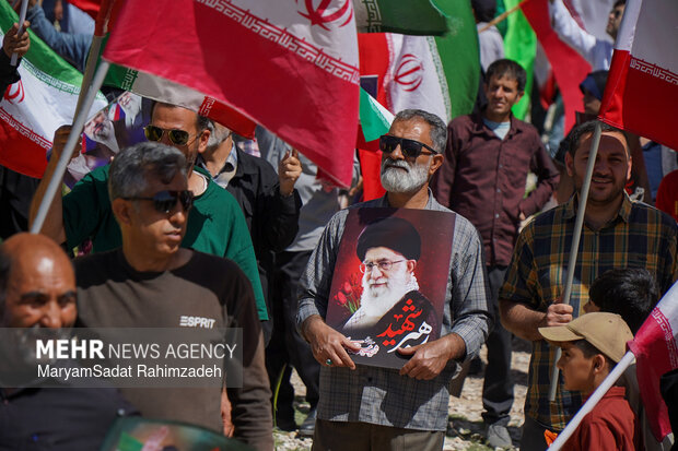 گردهمایی تمدنی مردم فارس در بیعت با رهبر انقلاب