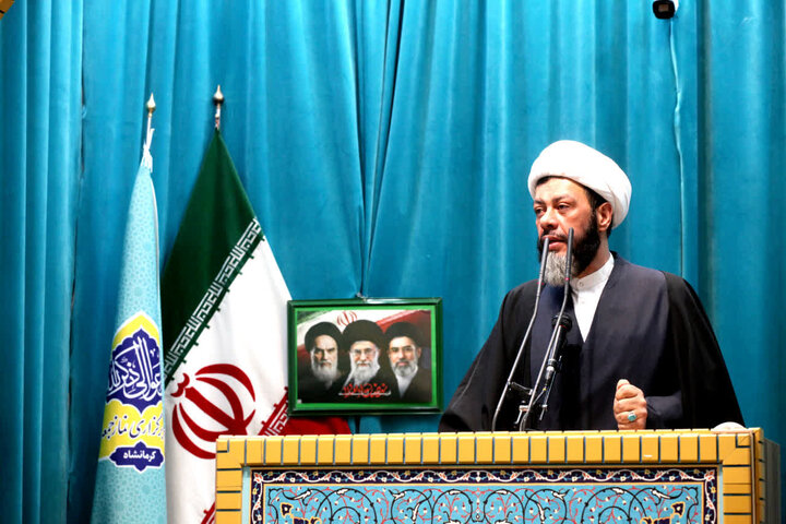 امام جمعه موقت کرمانشاه: اطاعت از ولی فقیه امروز اوجب واجبات است