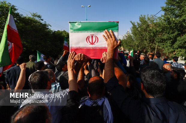 تشییع شهیده جان‌فدای ایران «فاطمه موحدان» در یزد