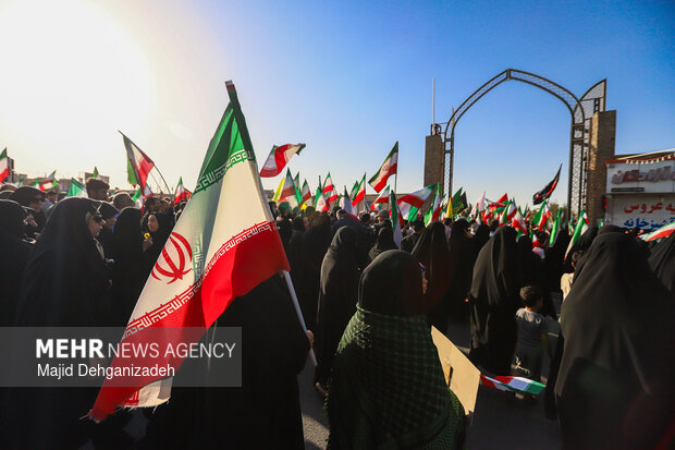 تشییع شهیده جان‌فدای ایران «فاطمه موحدان» در یزد