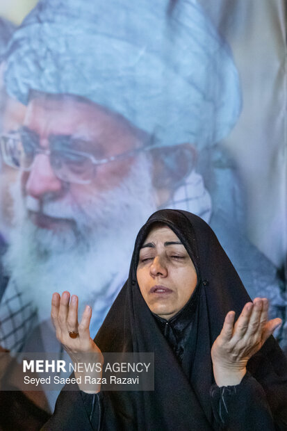 مراسم مناجات و توسل به امام زمان (عج) در سوگ رهبر شهید انقلاب