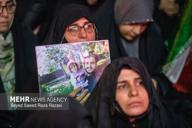 مراسم مناجات و توسل به امام زمان (عج) در سوگ رهبر شهید انقلاب