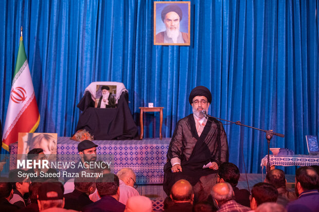 مراسم مناجات و توسل به امام زمان (عج) در سوگ رهبر شهید انقلاب
