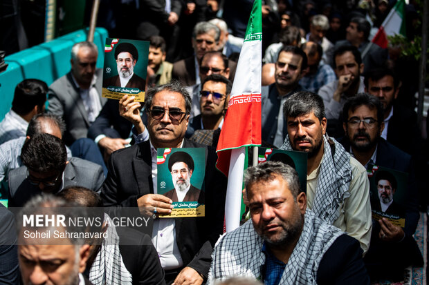Gathering of teachers loving Iran held in Tehran
