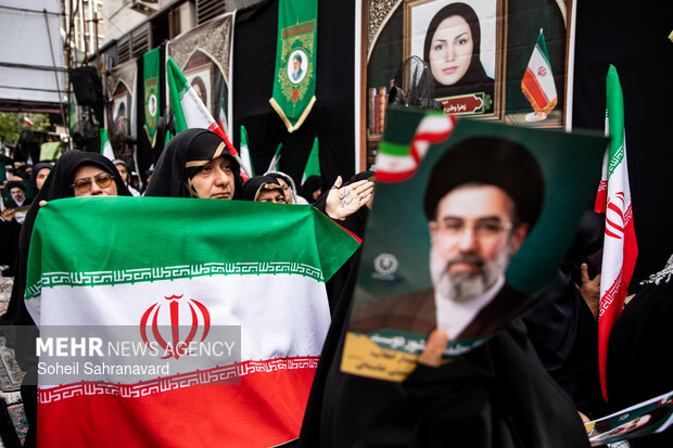 Gathering of teachers loving Iran held in Tehran
