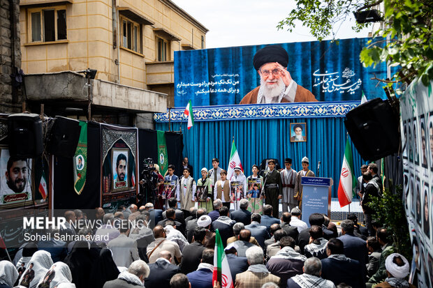 Gathering of teachers loving Iran held in Tehran
