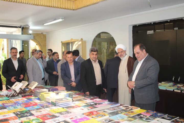 نمایشگاه کتاب ساوه با ۲۰۰۰ عنوان افتتاح شد