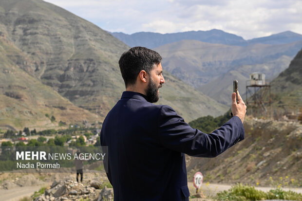 بازدید جمعی از فعالان رسانه ای خارجی از پل B۱ کرج