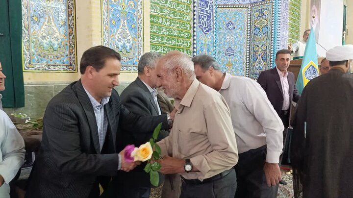معلمان بهابادی به مناسبت هفته معلم تجلیل شدند