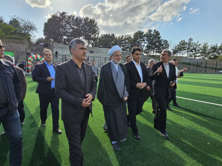 افتتاح بزرگ‌ترین زمین چمن مصنوعی دانش‌آموزی کشور در سنندج
