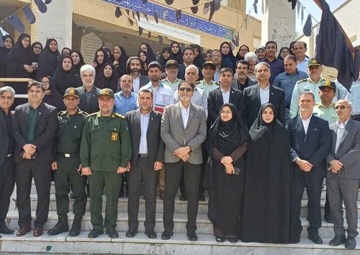 فرماندار دشتستان: مطالبات جامعه فرهنگیان پیگیری می‌شود