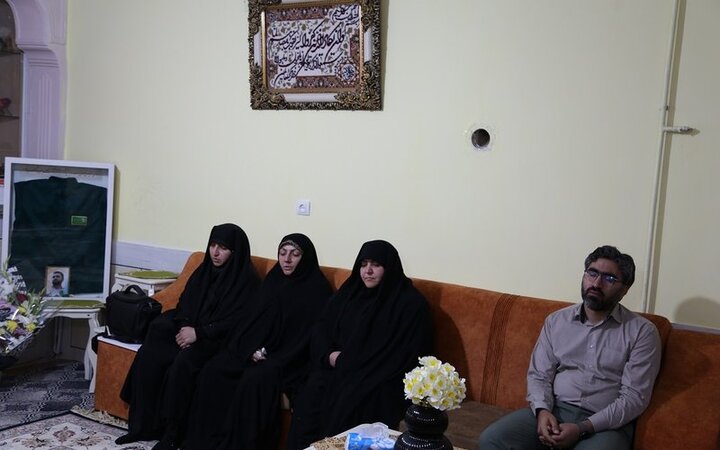 دانشگاهیان لرستان با خانواده شهید «ابوذر مرادی فرد» دیدار کردند