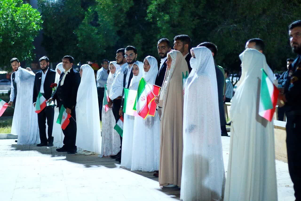 آغاز زندگی مشترک ۲۰ زوج جوان دشتی با حضور خدام رضوی