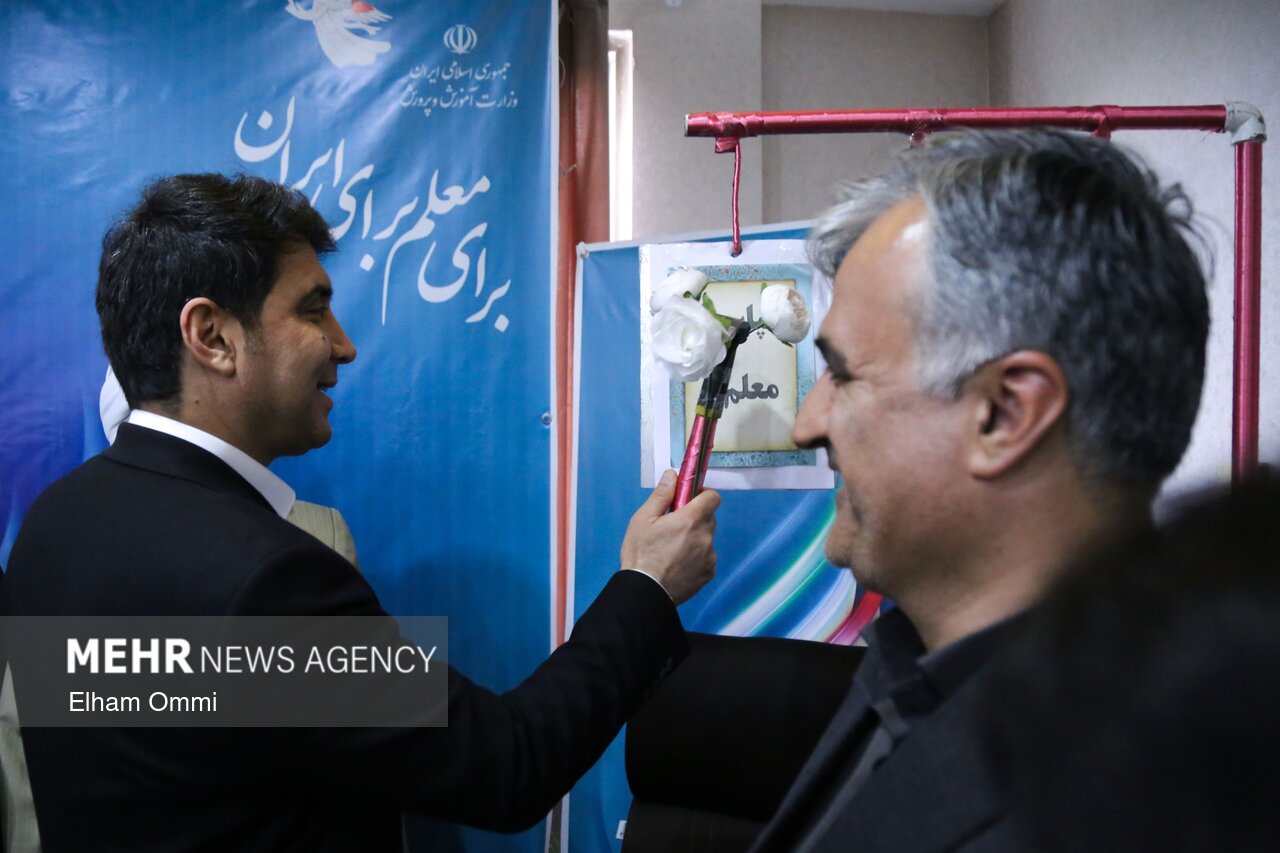 مراسم گرامیداشت تجلیل از معلمان در سنندج