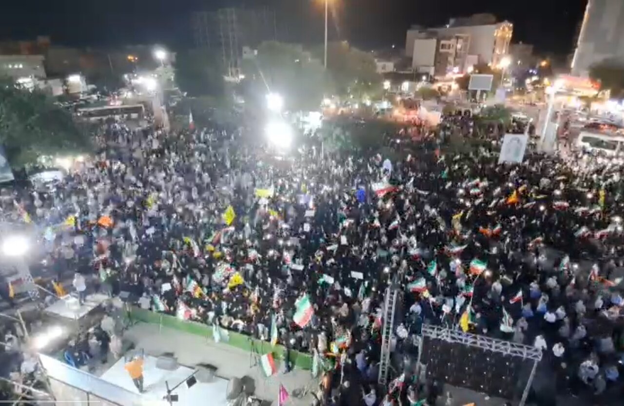 تجمع باشکوه مردم بوشهر