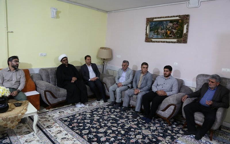 دانشگاهیان لرستان با خانواده شهید «ابوذر مرادی فرد» دیدار کردند