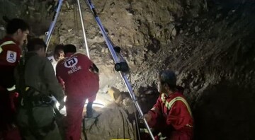 نجات کودک ۶ ساله از درون چاه توسط آتش نشانان یزد