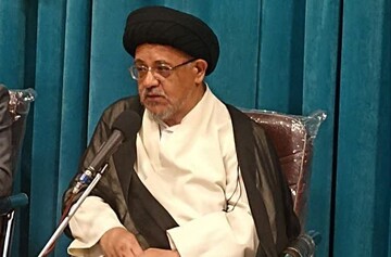 امام جمعه بناب خواستار حمایت بیشتر از کارگران شد