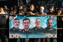 خیابان‌ها را ترک نمی‌کنیم