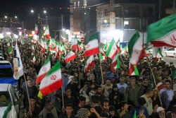 هفتاد و پنجمین شب ایستادگی مردم میناب در میدان