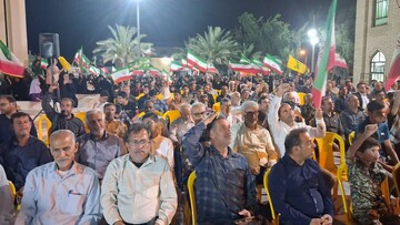 تجمع شبانه مردم آبدان در دفاع از انقلاب و رهبری