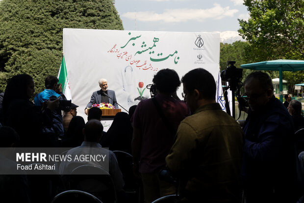 Planting seedlings in Laleh Parkland in Tehran
