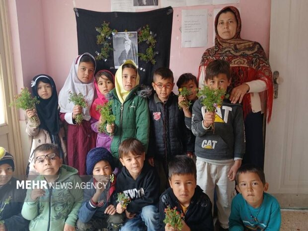 عشق به وطن در کلاس روستای شبلی؛ روایت معلمی با ۴ فرزند و ۱۶ دانش‌آموز