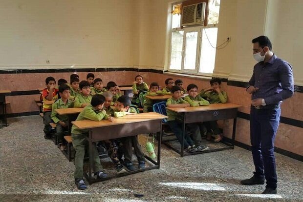 «معلم» الهام‌بخش ایثار و اخلاق برای نسل آینده جامعه