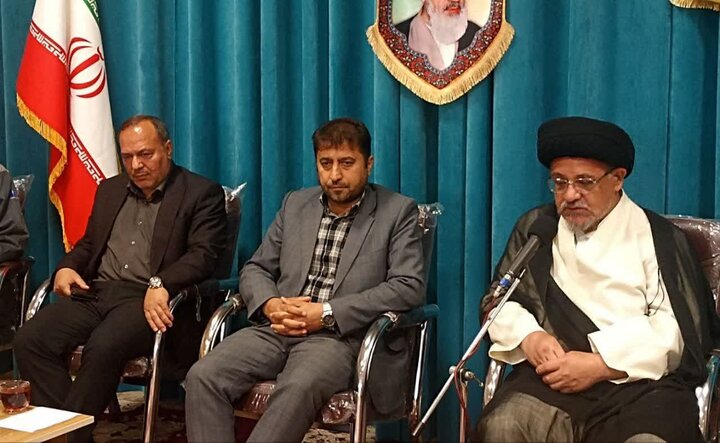 امام جمعه بناب خواستار حمایت بیشتر از کارگران شد