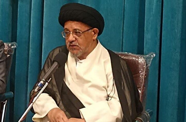 امام جمعه بناب خواستار حمایت بیشتر از کارگران شد