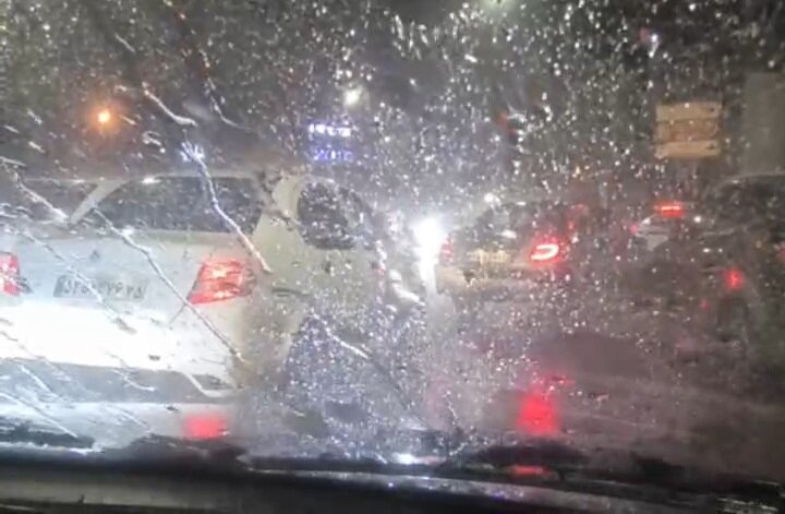 رعد و برق شدید و بارش باران در تبریز