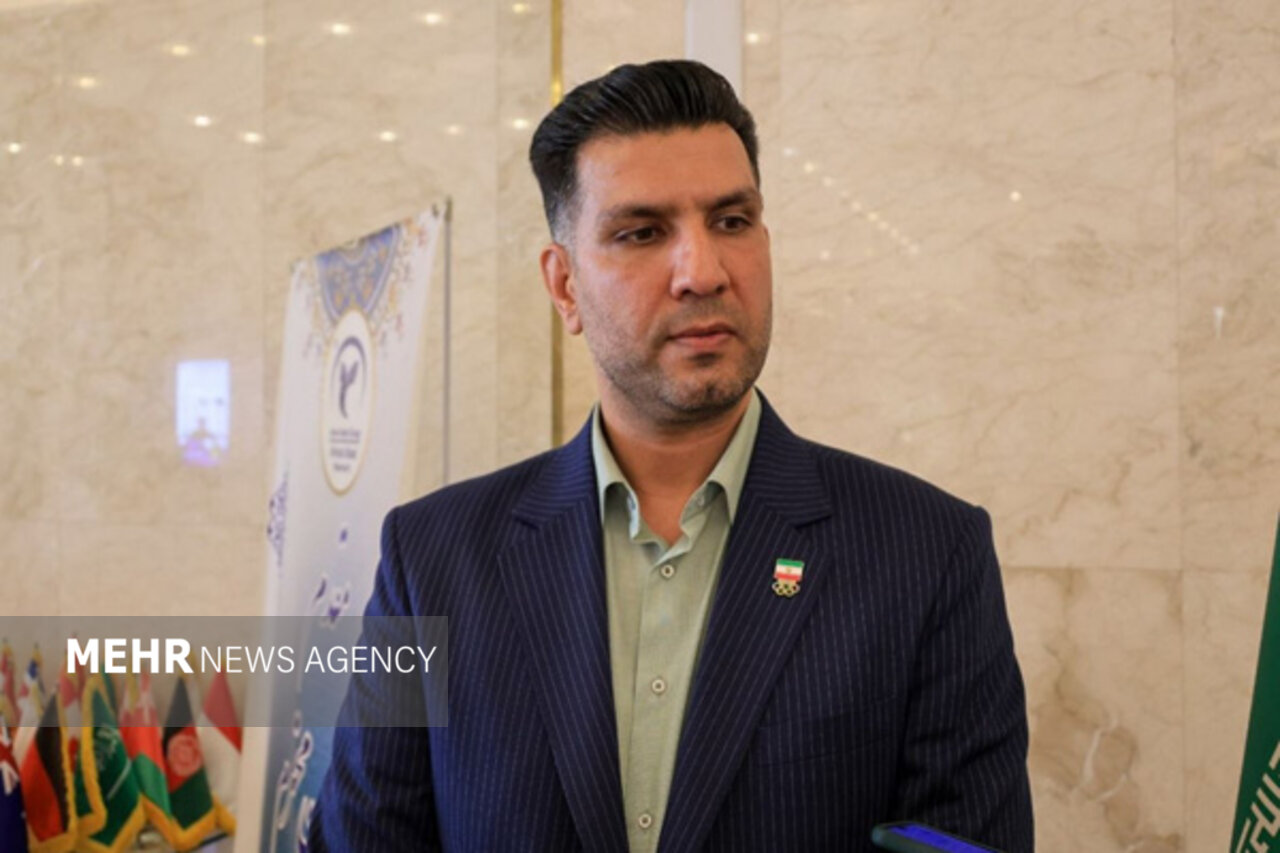 علیرضا پاکدل: ساحلی بازان با همت و غیرت قهرمان آسیا شدند