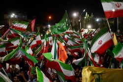 خۆڕاگری خەڵکی ئێران لەسەر شەقامەکان