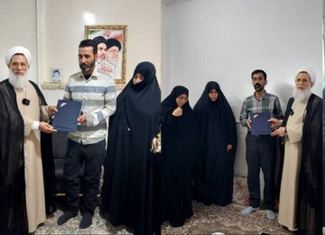 دیدار رئیس سازمان عقیدتی سیاسی ارتش با خانواده شهدای جنگ رمضان در قم