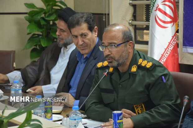 فرمانده سپاه ملارد: ادارات مراجعه‌کنندگان را سرگردان نکنند