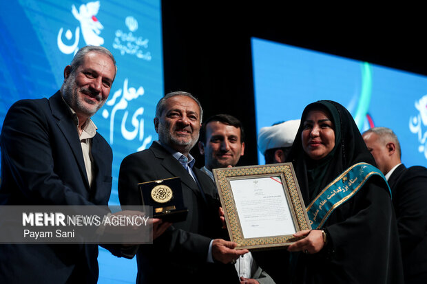 “National Teachers’ Day” marked in Tehran

