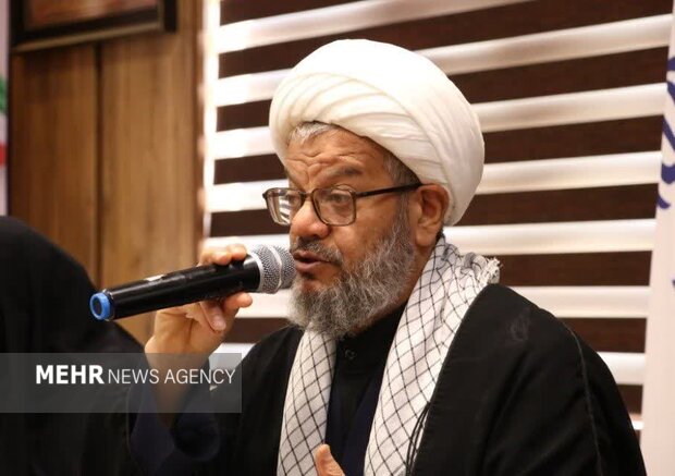 امام جمعه دامغان: انسان‌سازی مهم‌تر از تدریس است