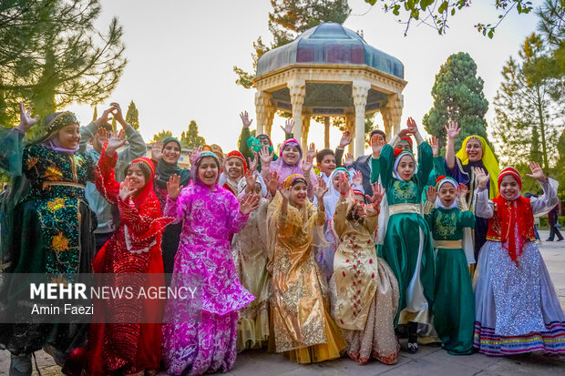 به مناسبت ۱۵ اردیبهشت، روز شیراز