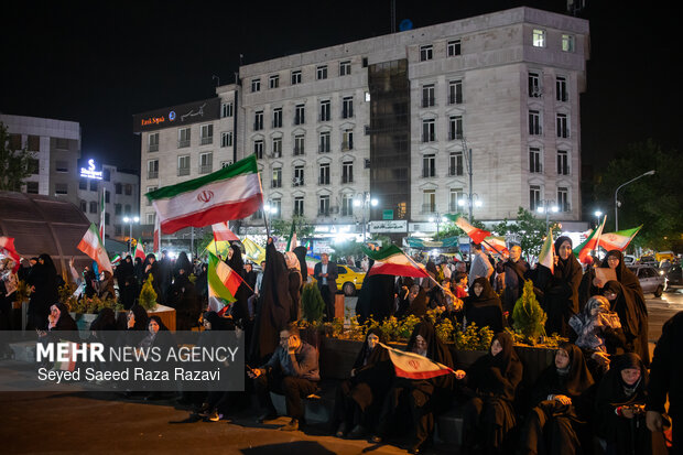 اجتماع حمایت از رزمندگان در مقابله با دشمن آمریکایی - صهیونی