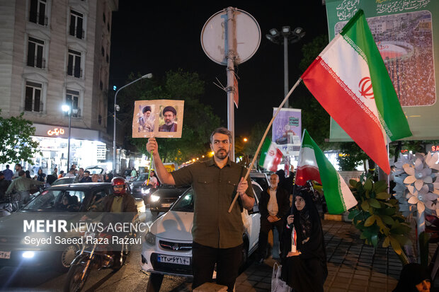 اجتماع حمایت از رزمندگان در مقابله با دشمن آمریکایی - صهیونی