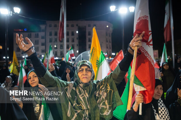 اجتماع حمایت از رزمندگان در مقابله با دشمن آمریکایی - صهیونی
