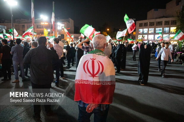Iranian people denounce US-Israeli aggression, back Leader
