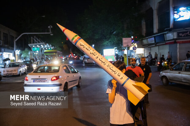 Iranian people denounce US-Israeli aggression, back Leader
