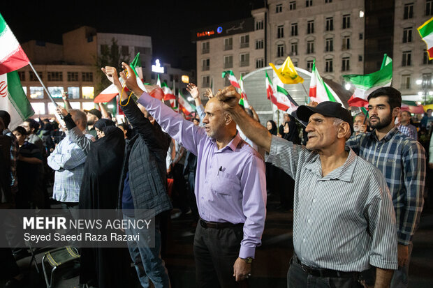 Iranian people denounce US-Israeli aggression, back Leader
