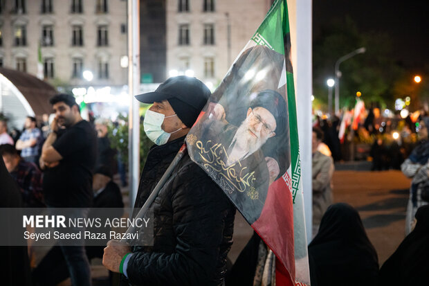 Iranian people denounce US-Israeli aggression, back Leader
