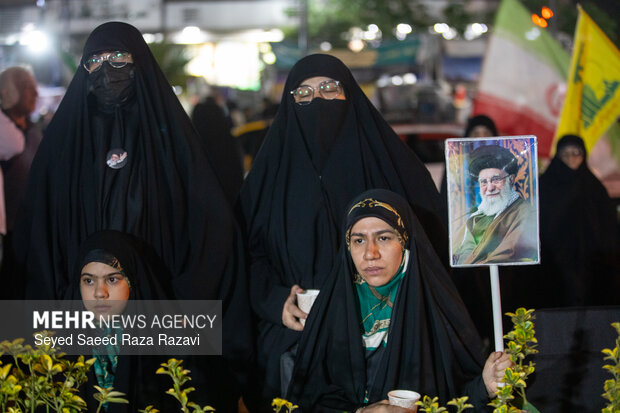 Iranian people denounce US-Israeli aggression, back Leader
