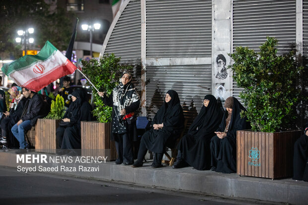 Iranian people denounce US-Israeli aggression, back Leader
