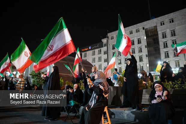 Iranian people denounce US-Israeli aggression, back Leader
