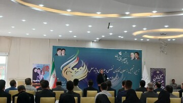 معلمان ایلامی حتی در سخت ترین شرایط هم کار را متوقف نکردند